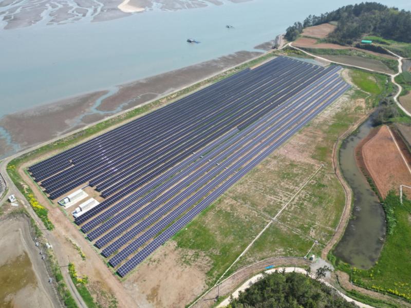 TaeYang Solar and others 썸네일