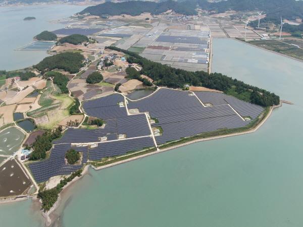 전남 신안 에스제이내양 태양광발전소 1MW 완공 이미지